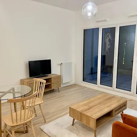 Studio * Suresnes